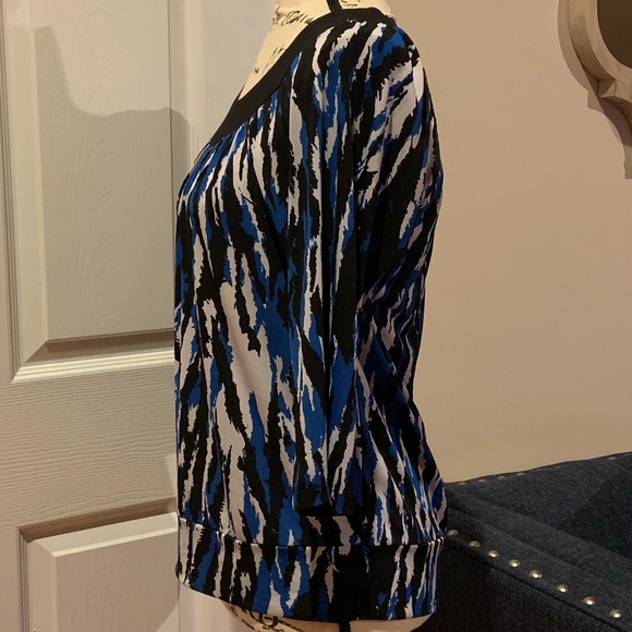 AGB 3/4 Sleeve Abstract Print Top - Picture 2 of 5